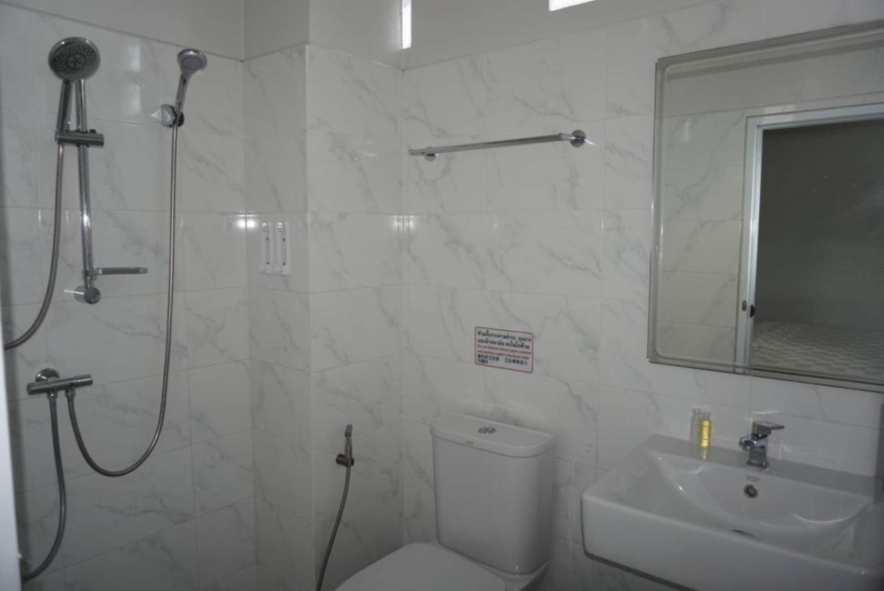 Отель Baai Baai Mansion Хатъяй Экстерьер фото